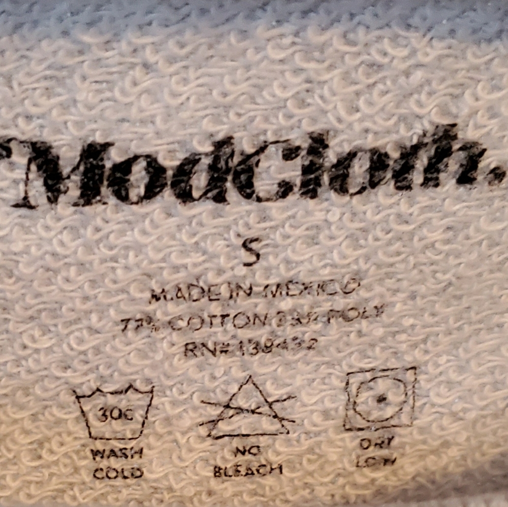 ModCloth Graphic Sweatshirt Grey Print Size S - Picture 7 of 10